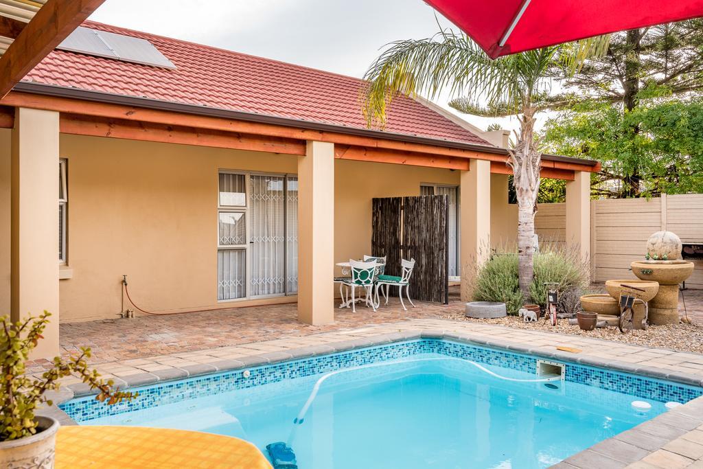 Guesthouse De Tijger Lodge Parow Exterior photo